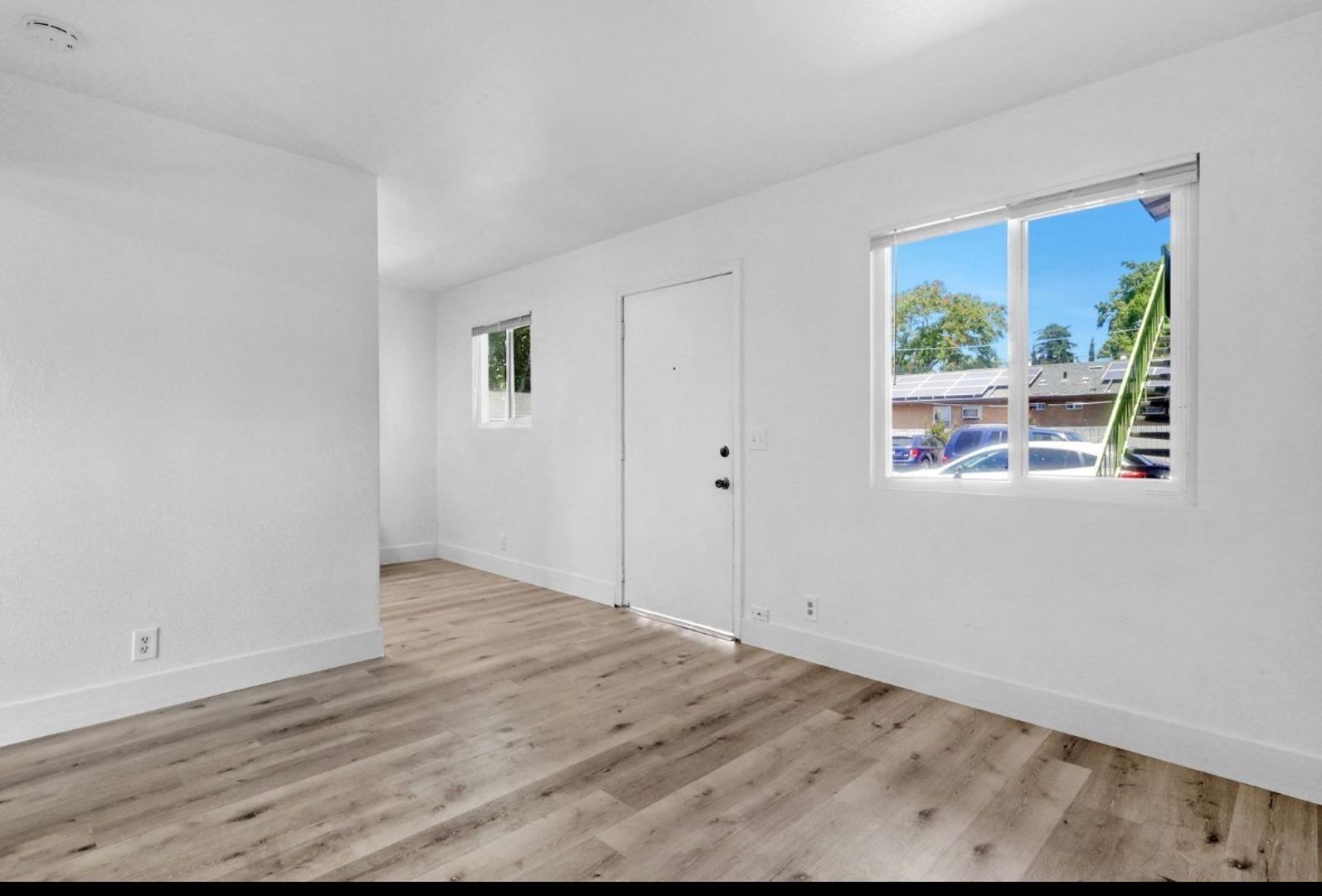 Roseville Apartment: 315-317 B St