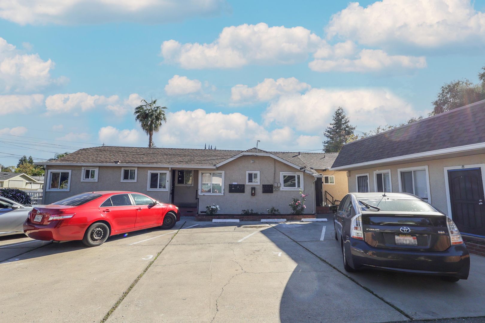 West Sacramento Apartment: 520 Solano St