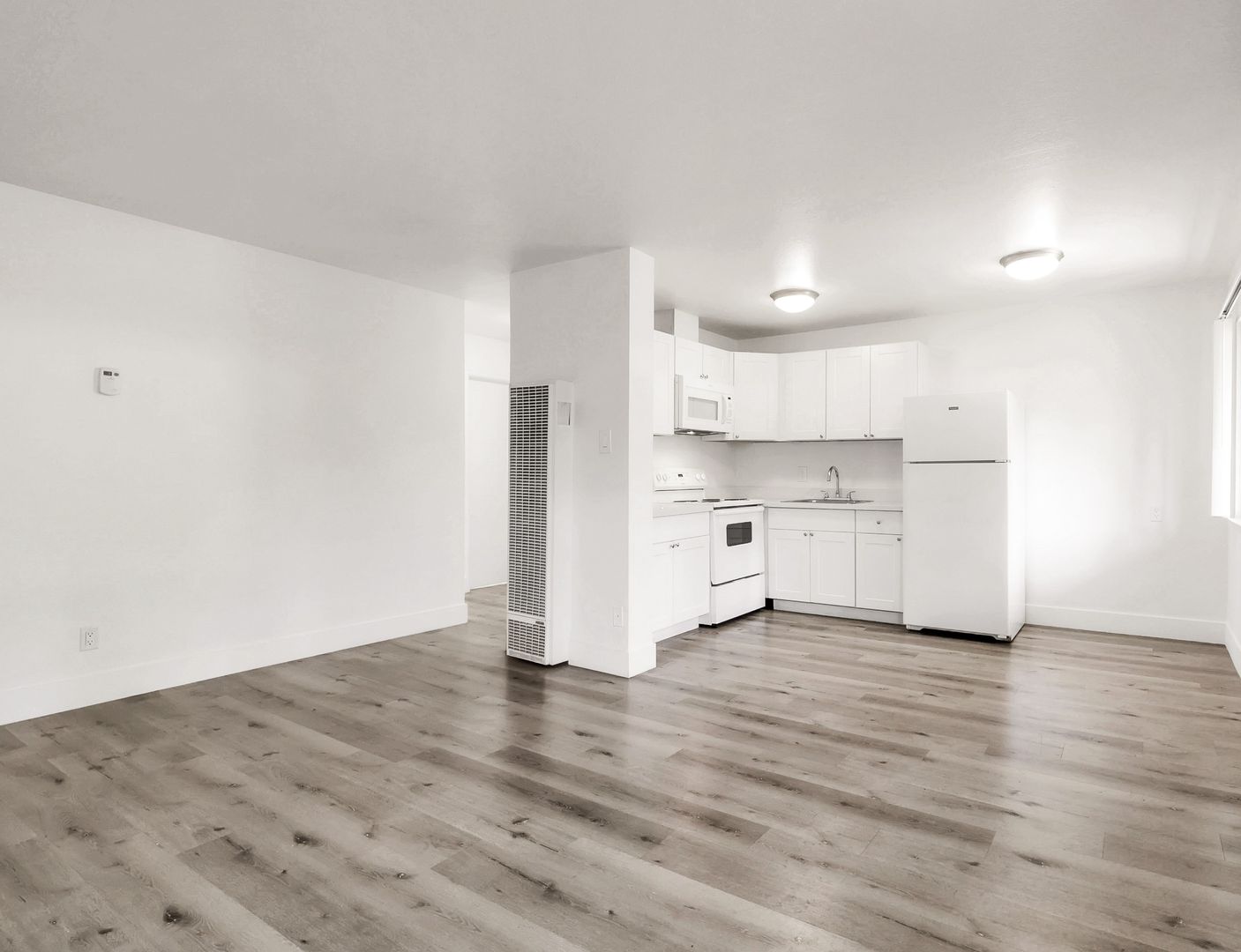 Carmichael Apartment: 5307-5325 Marconi Ave