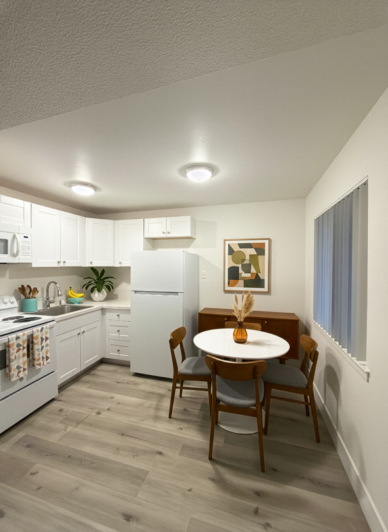 Carmichael Apartment: 5307-5325 Marconi Ave