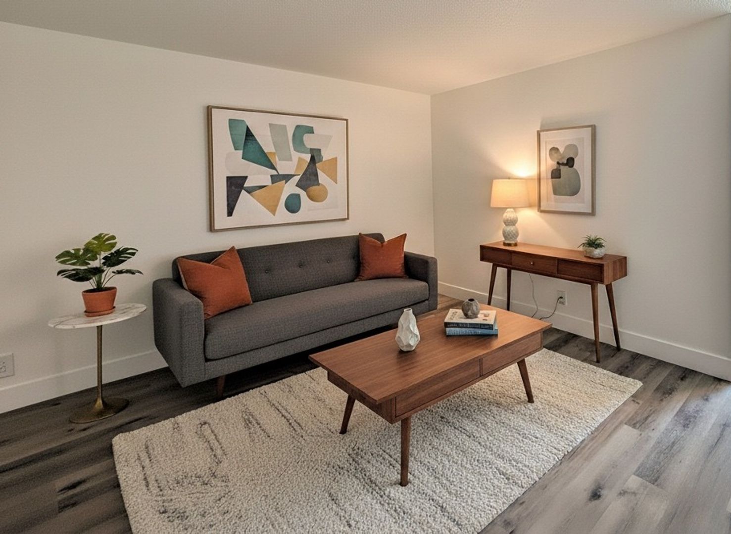 Carmichael Apartment: 5307-5325 Marconi Ave