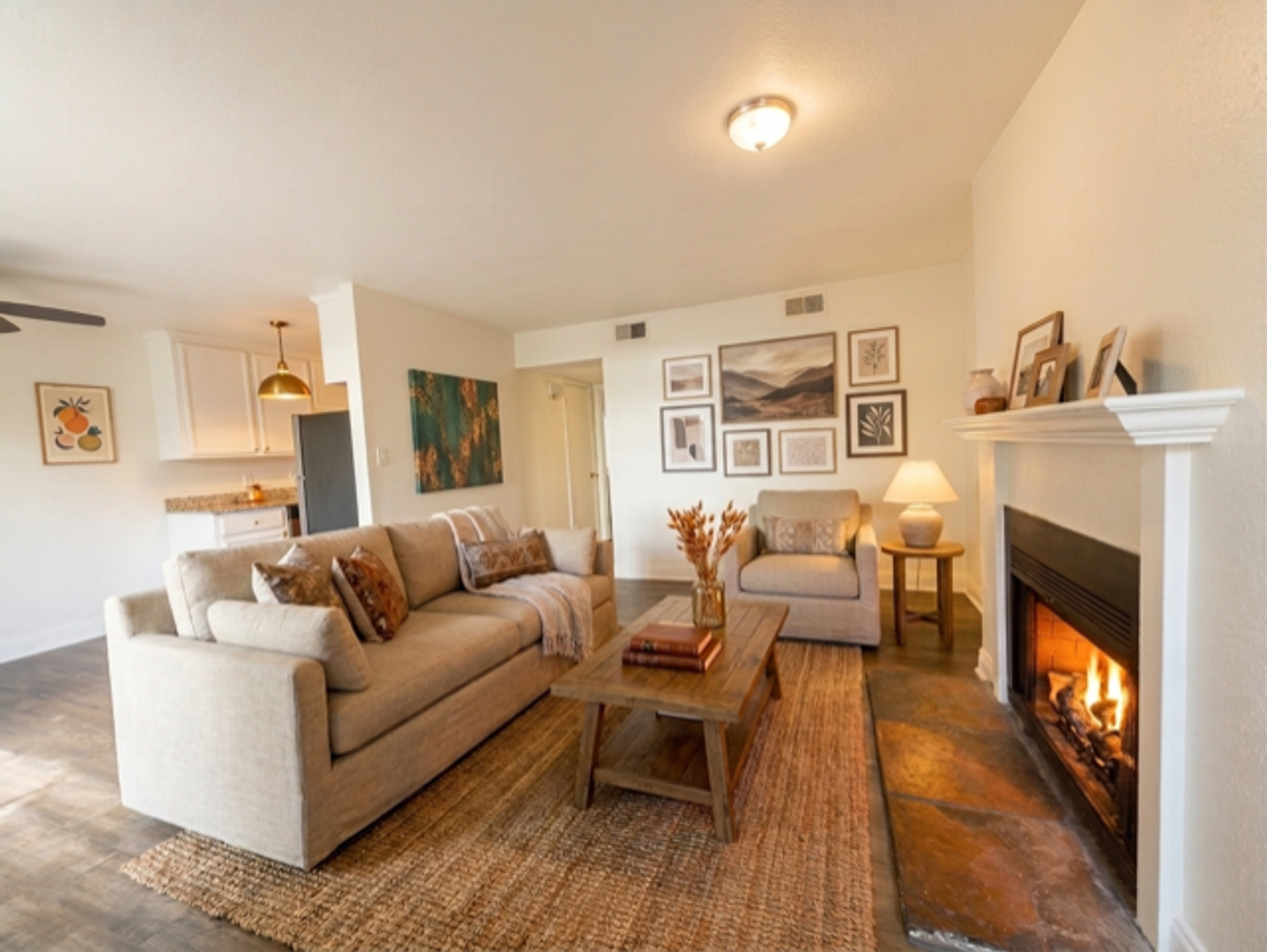 Carmichael Apartment: 5306 El Camino Ave