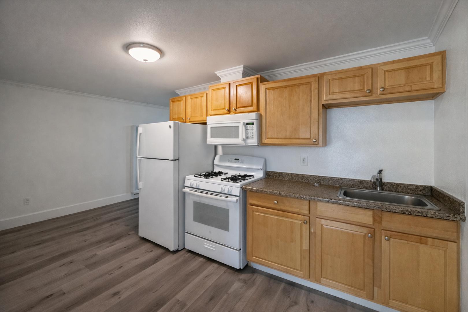 West Sacramento Apartment: 111-113 6th St