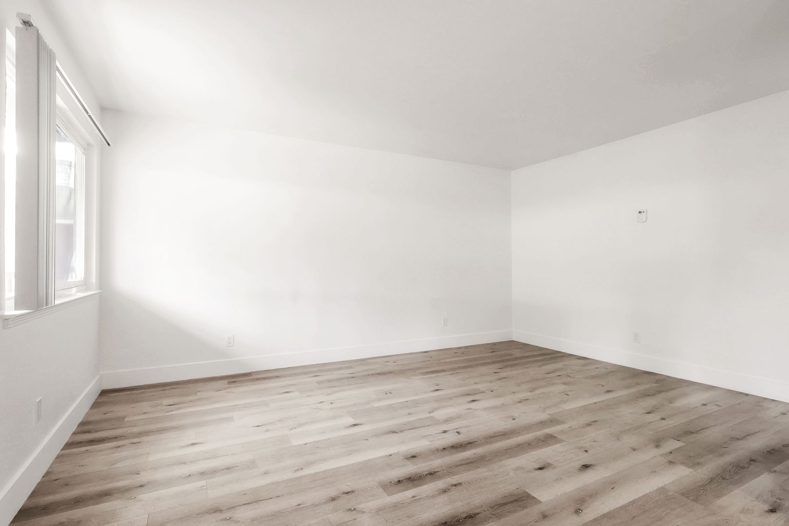 Carmichael Apartment: 5307-5325 Marconi Ave