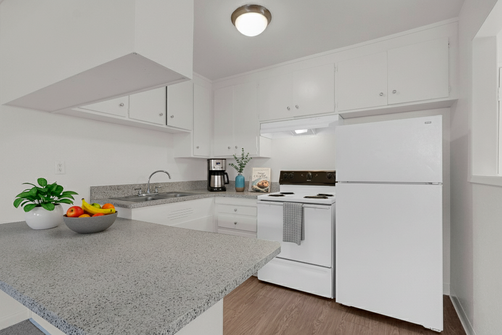 Carmichael Apartment: 5800-5818 Engle Rd