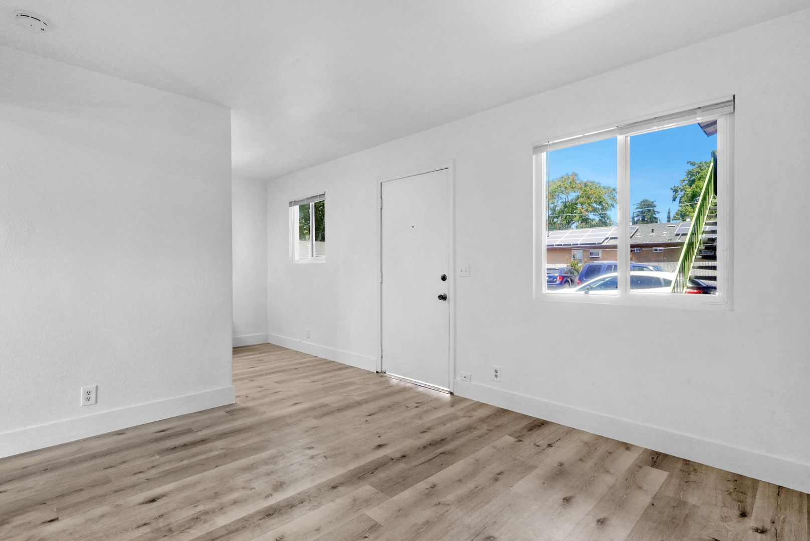 Roseville Apartment: 315-317 B St