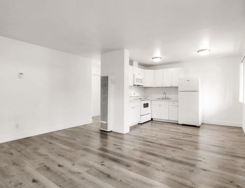 Beautiful Spacious 1 Bedroom 1 Bath