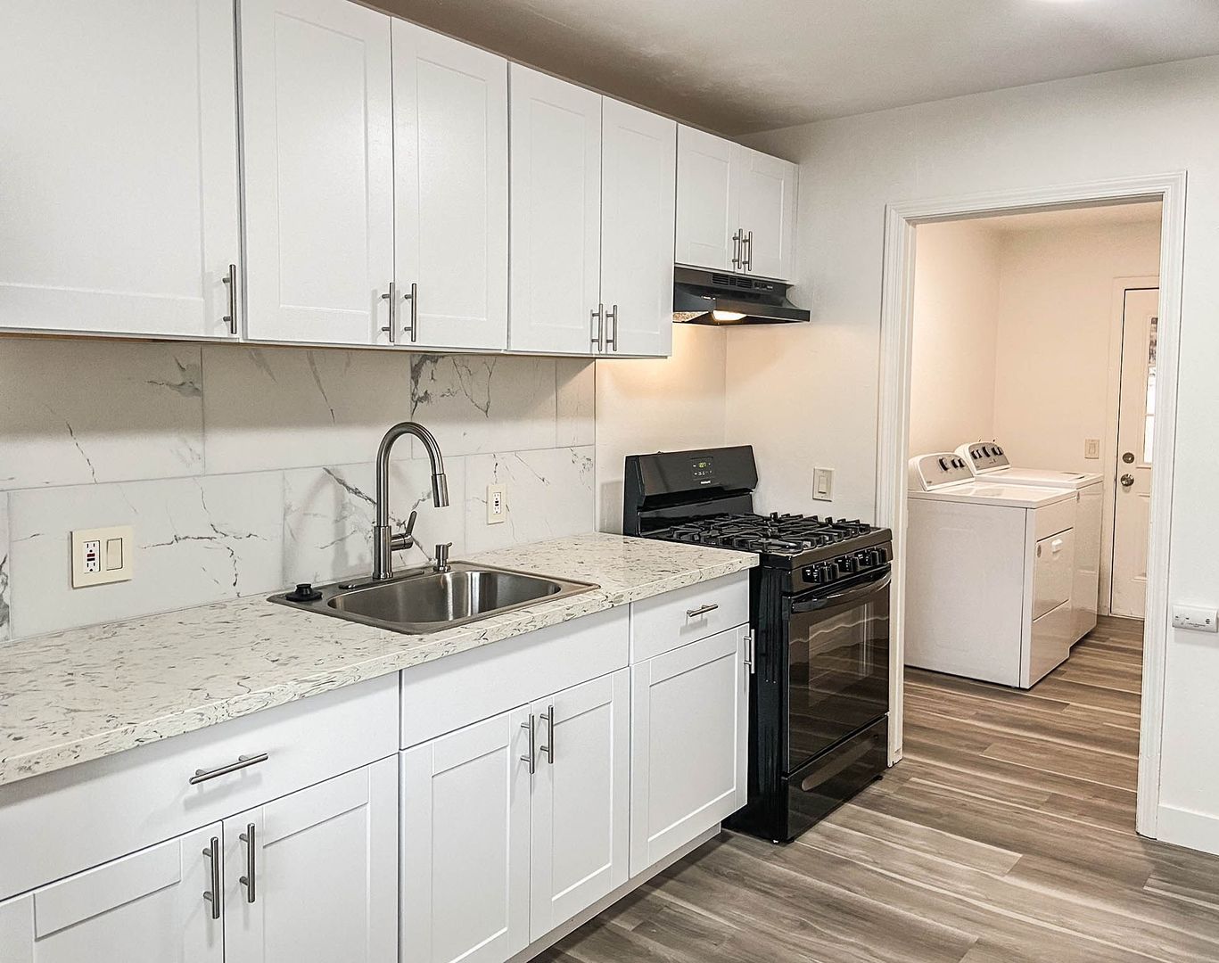 Sacramento Apartment: Albatross Way