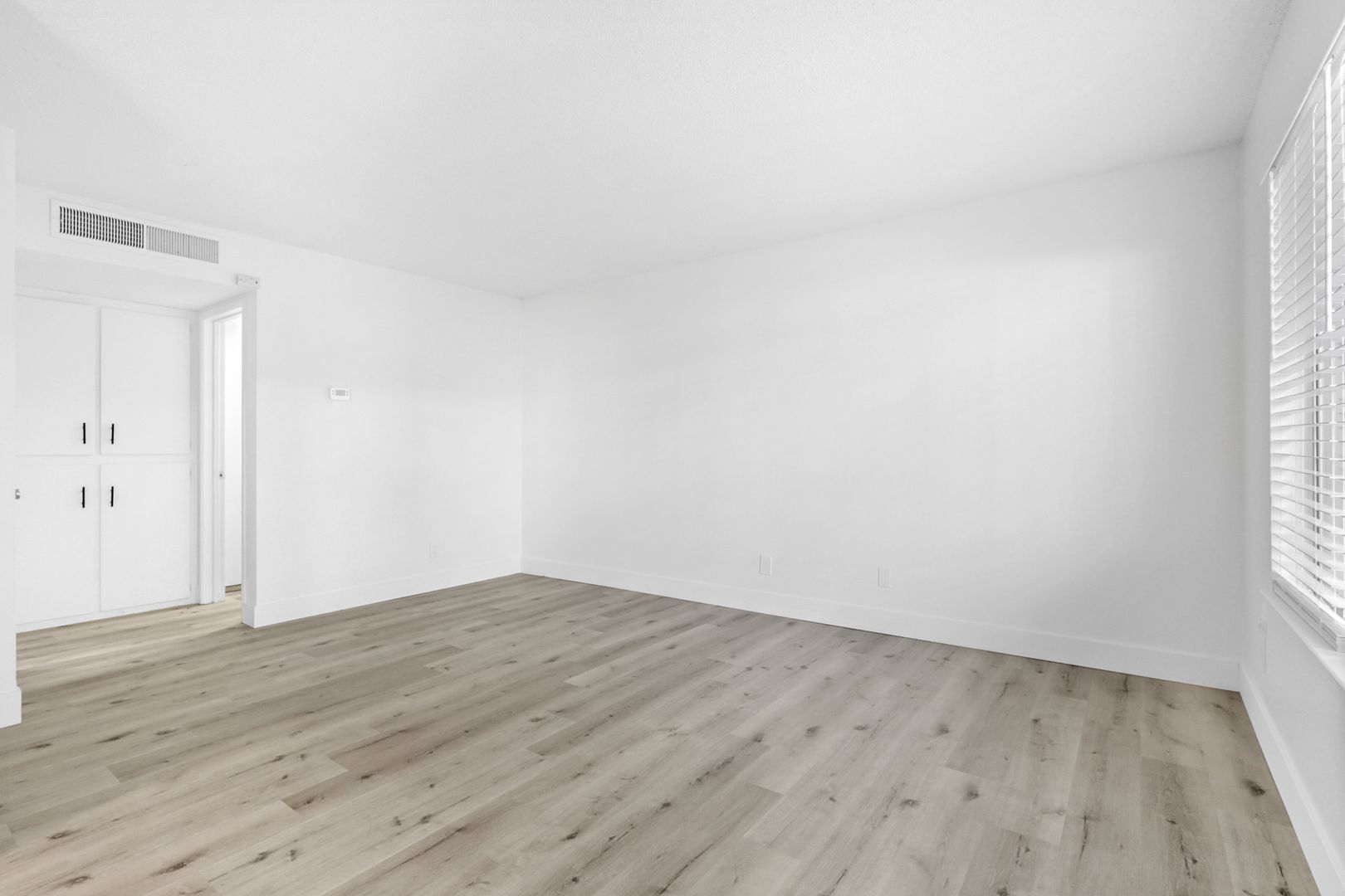 Carmichael Apartment: 5800 Fair Oaks Blvd