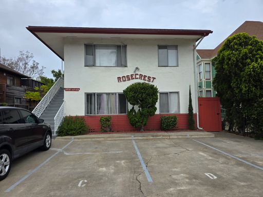 Move-Special: 1/2 off 1st month’s rent! Center of Hillcrest 1bd/1ba apartment! – photo 1