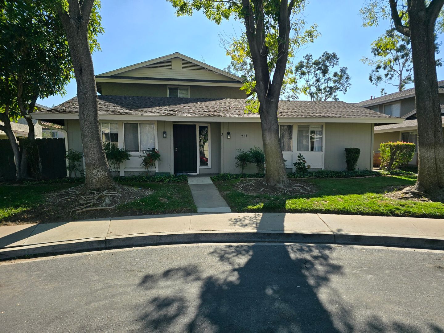El Cajon Townhome: 983 Amistad Pl. #B