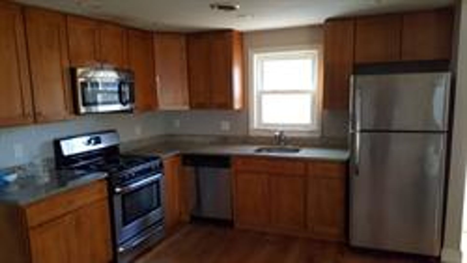 Dedham Apartment: 185 Bussey St.