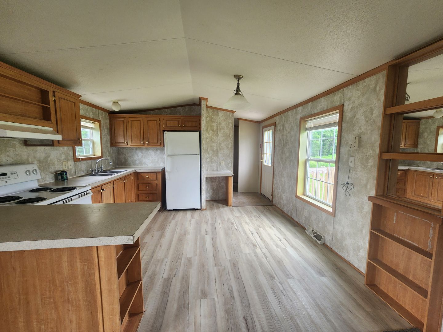 WINDSOR Apartment: Caswell Rd