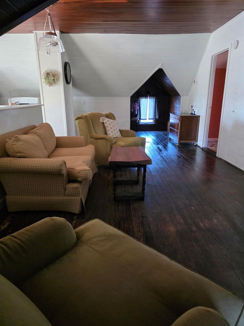 Auburn Apartment: 62 Cook ST