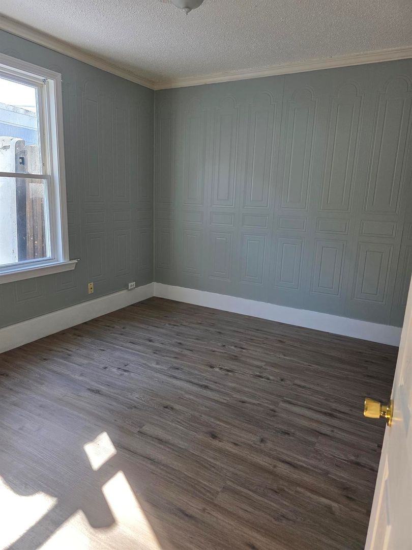 Auburn Apartment: 62 Cook ST