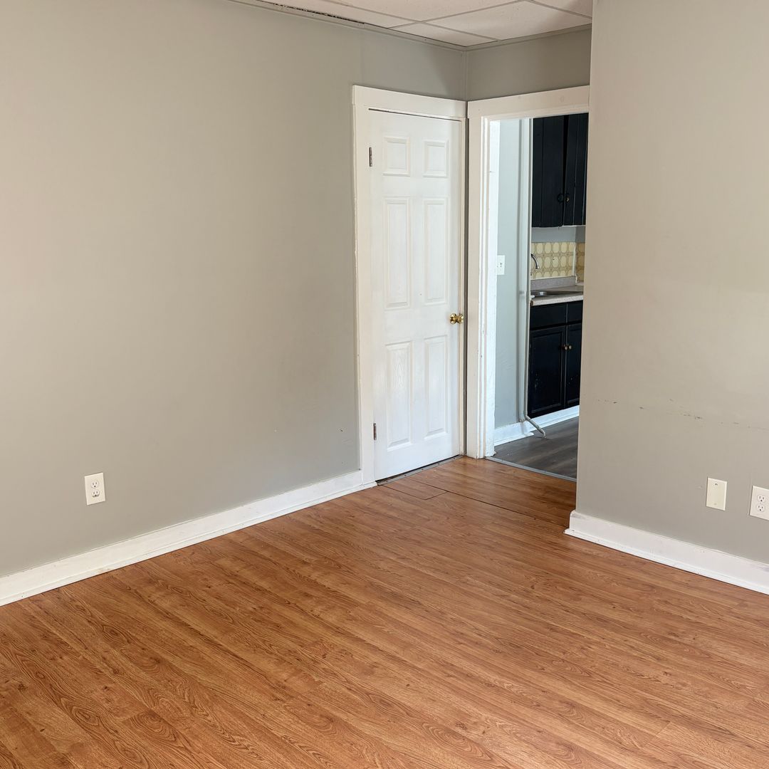 Lewiston Apartment: 104 Blake Street