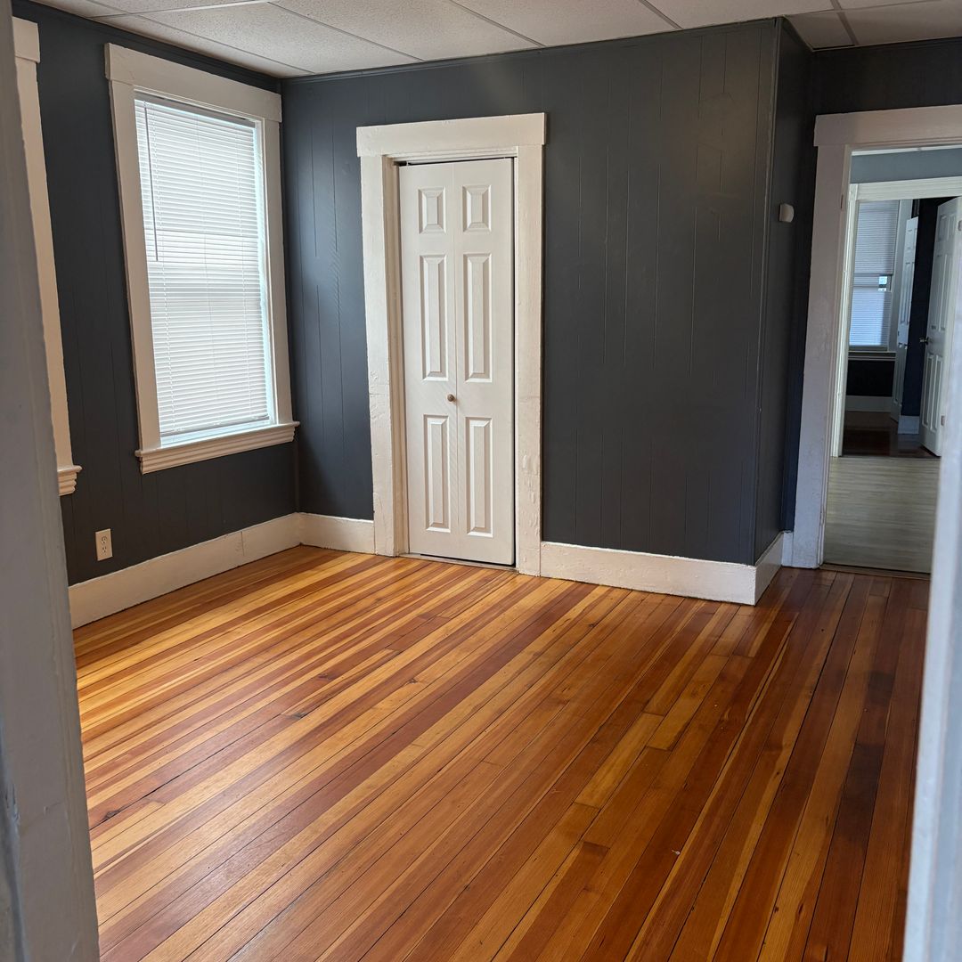 Lewiston Apartment: 104 Blake Street