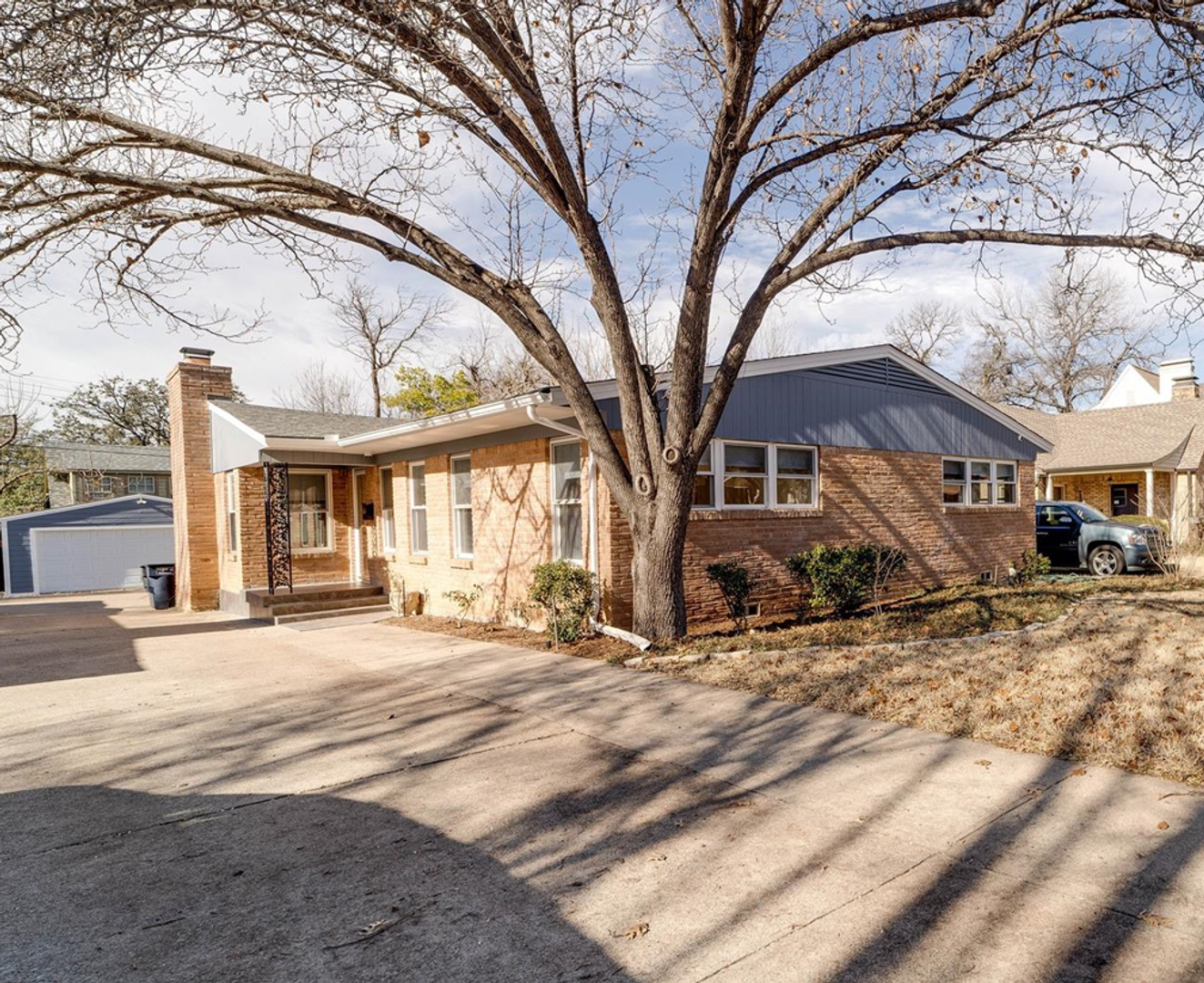 Fort Worth House: 2536 Shirley Ave