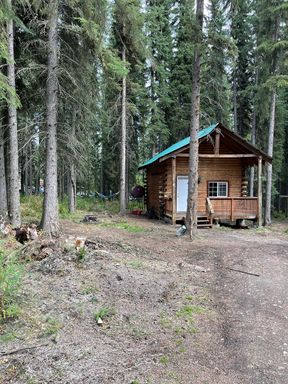 Dry Cabin off Goldhill