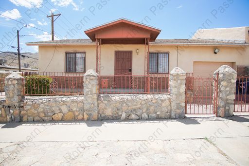 Lovely 2 BDR Duplex Near Alabama St! – photo 1
