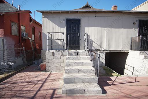 1 Bedroom Apt Available Near Downtown! – photo 1