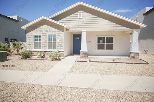 Stunning 3 BDR Home Near Montwood! – photo 1