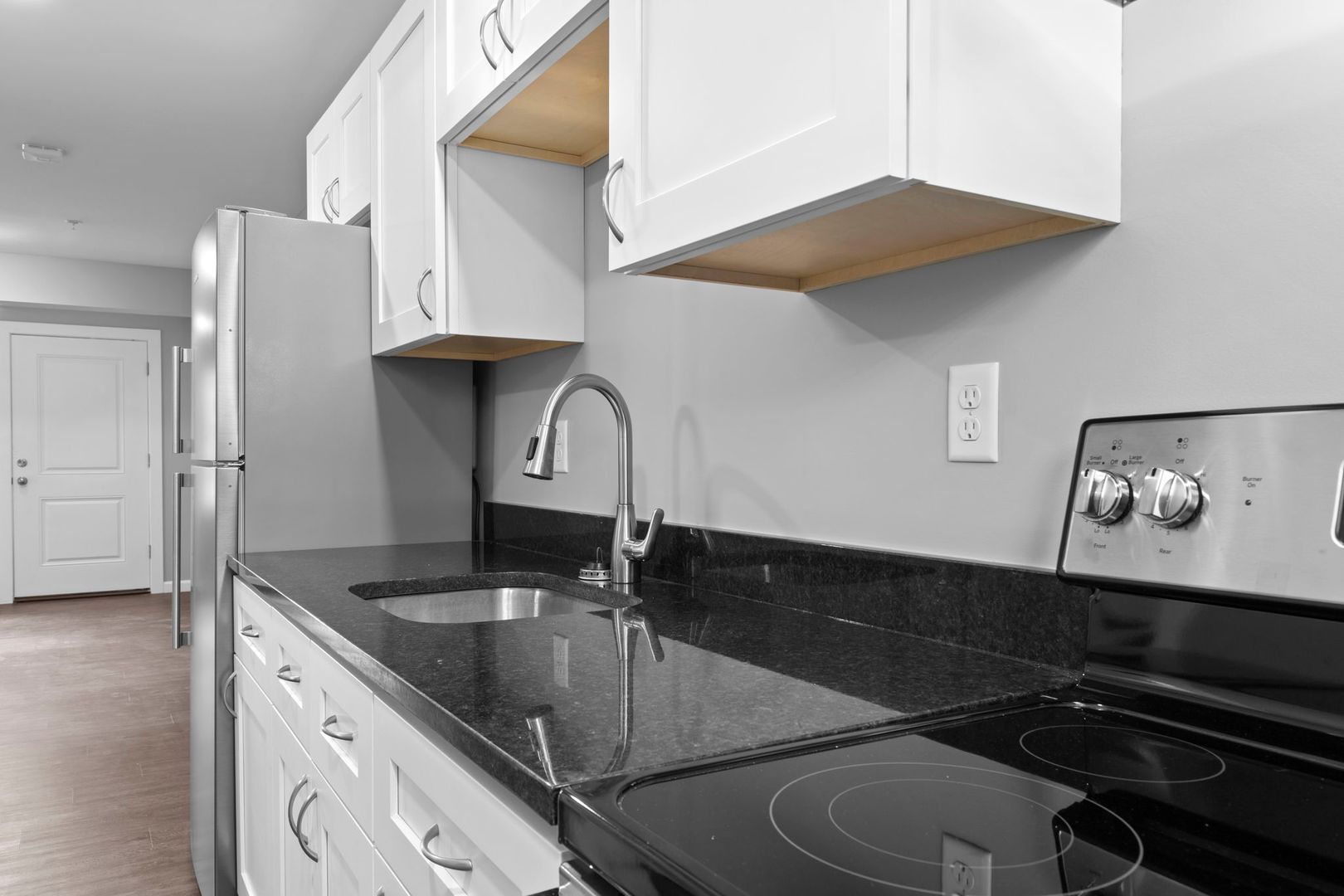 Portsmouth Apartment: 3548 Lafayette Road