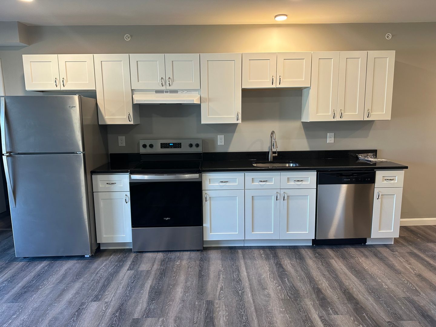 Portsmouth Apartment: 3548 Lafayette Road