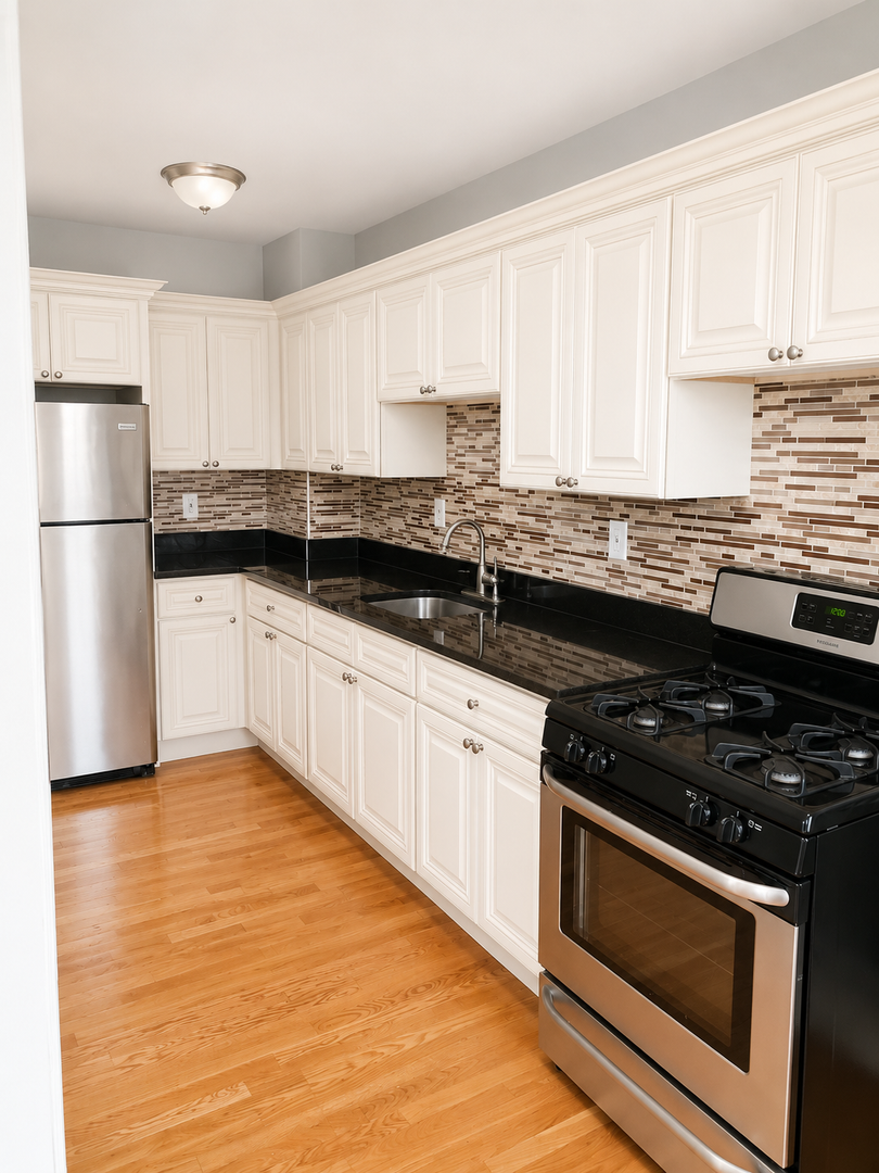 Salem Apartment: 176 Lafayette St