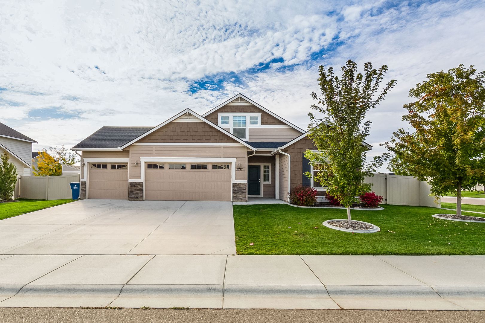 Star House: 2217 N Penny Lake Ave