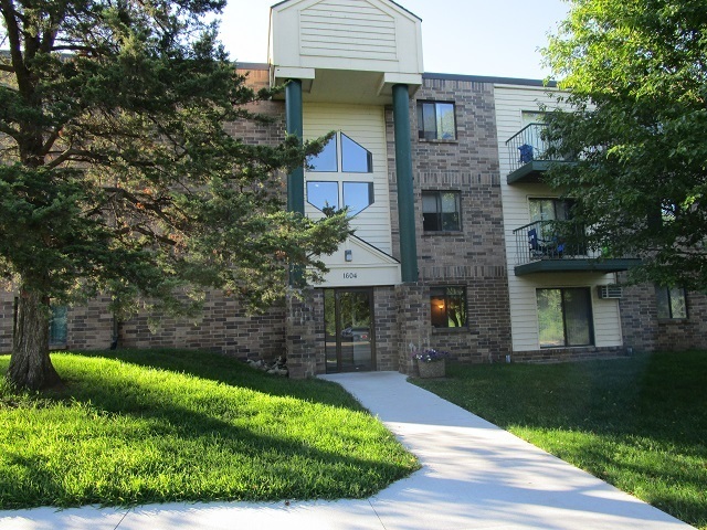 St. Cloud Apartment: 1604 7th St. SE