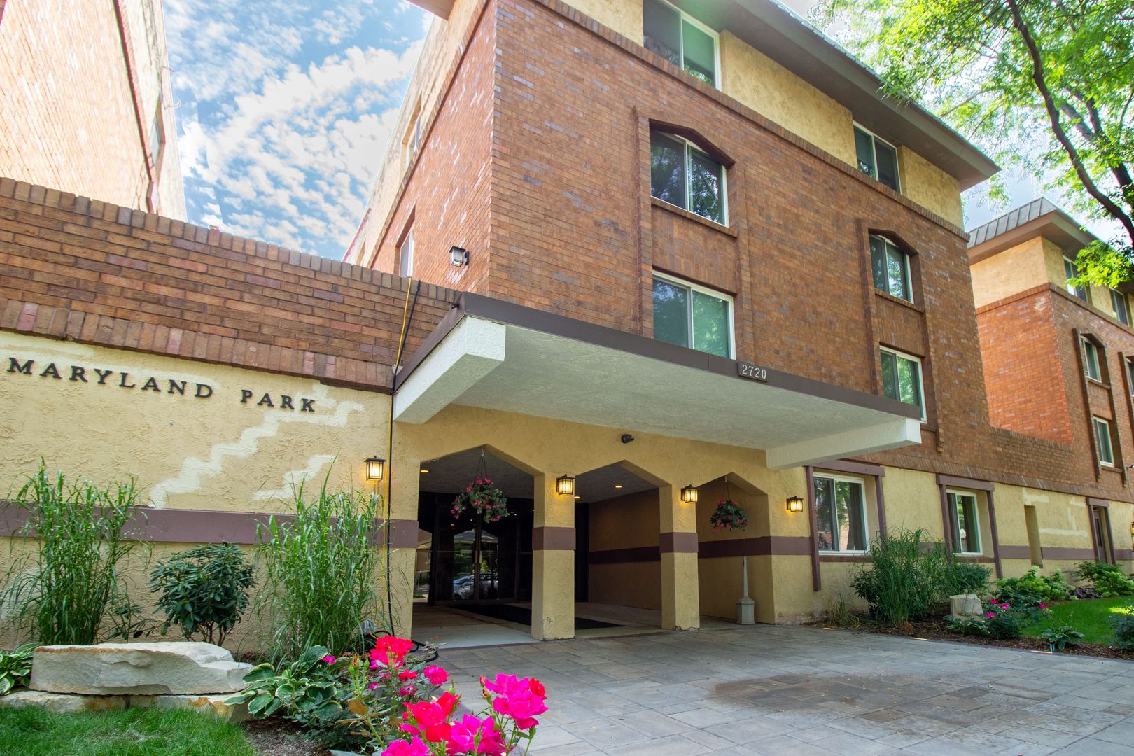 Milwaukee Apartment: 2720 N Frederick Ave / 2727 N Maryland Ave