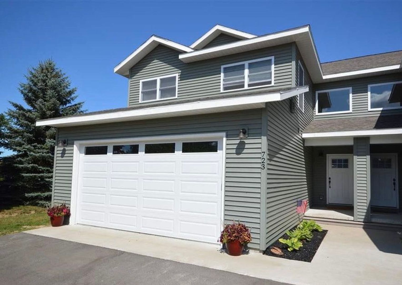 Traverse City House: 723 Eastgate Place