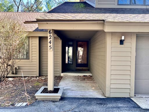 Sophisticated Condo Retreat on Old Mission Peninsula – photo 1