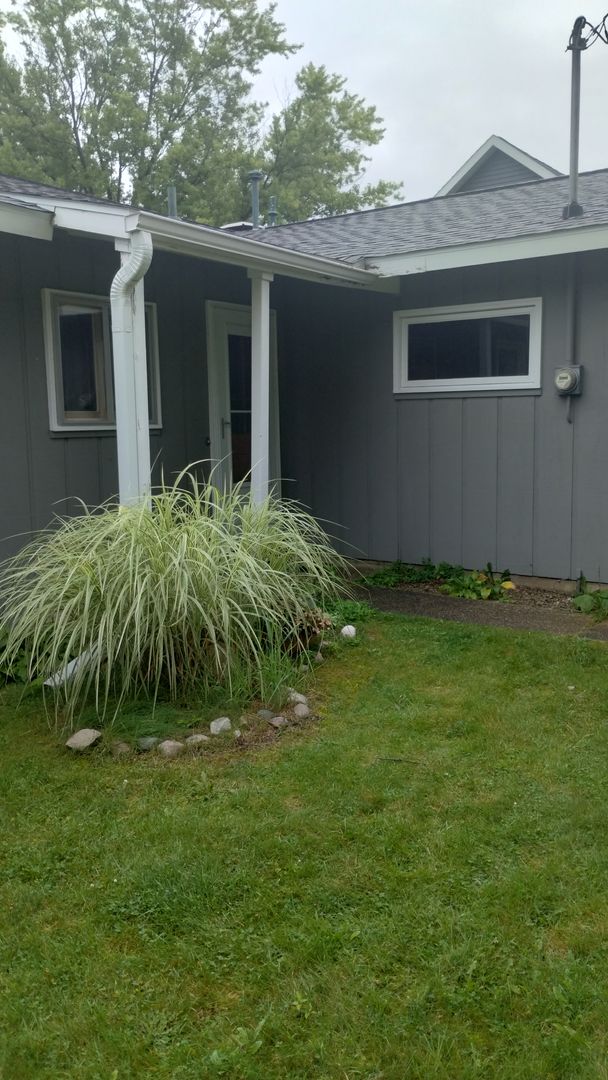 Williamsburg House: 7916 Hoiles Dr NW