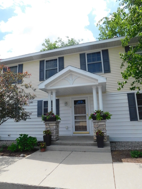 Spacious Living, Prime Location! – photo 1