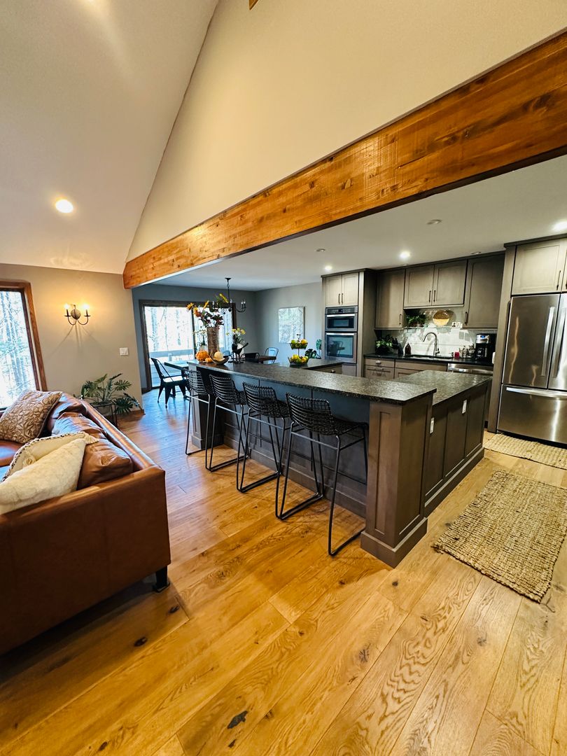 Traverse City House: 6245 Summit Court