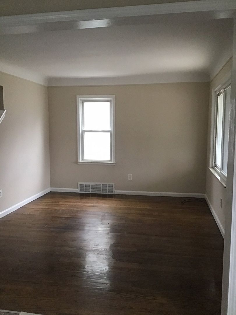 Bingham Farms Apartment: 30800 Telegraph Rd. Suite 2975