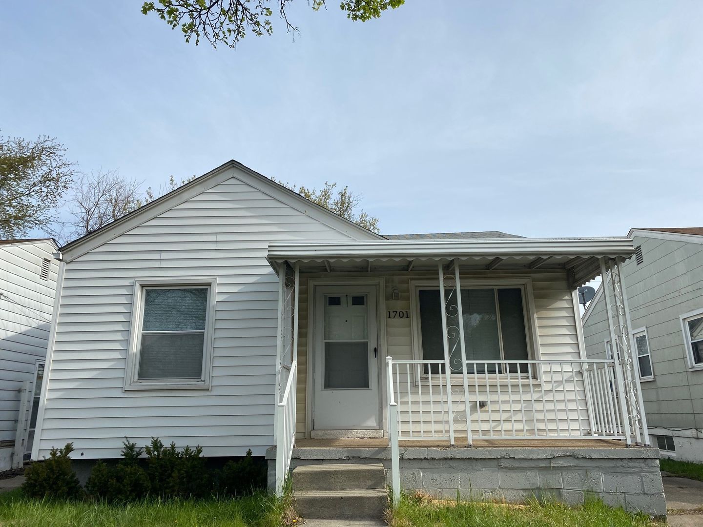 Bingham Farms Apartment: 30800 Telegraph Rd. Suite 2975