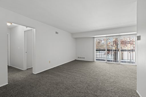 Great Two Bedroom, 2 Bath Unit – photo 1