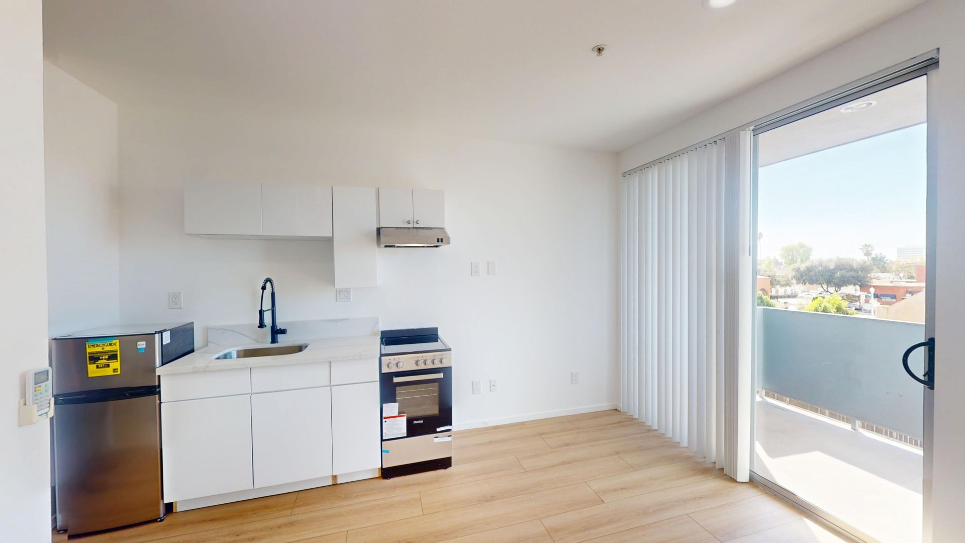 PASADENA Apartment: 1299 E. GREEN STREET