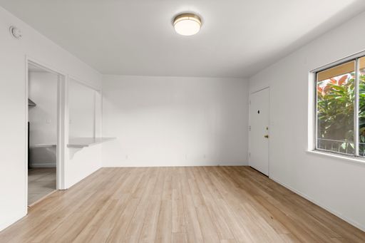 STUDIO 1 BATH IN LOS ANGELES!! – photo 1