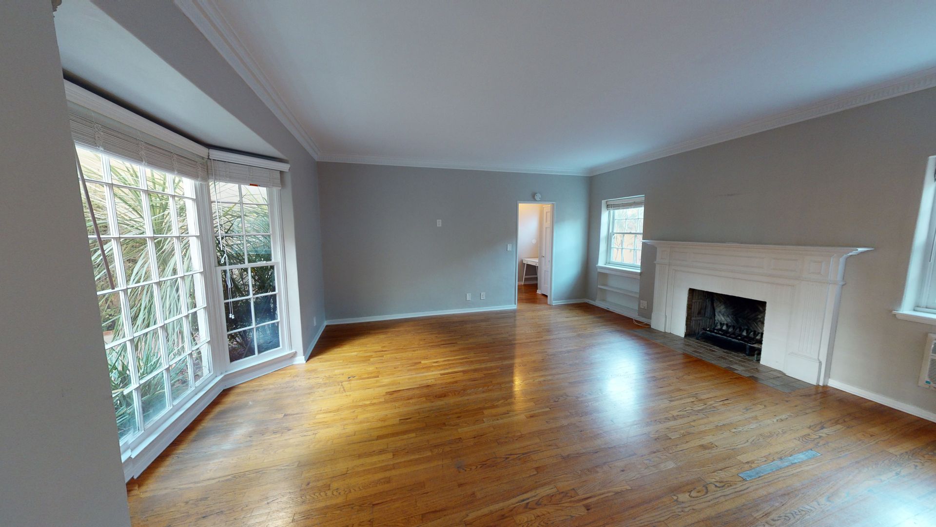 LOS ANGELES Apartment: 106 N. SWEETZER AVE.