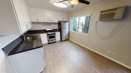 Beautiful Studio in the heart of San Fernando Valley!