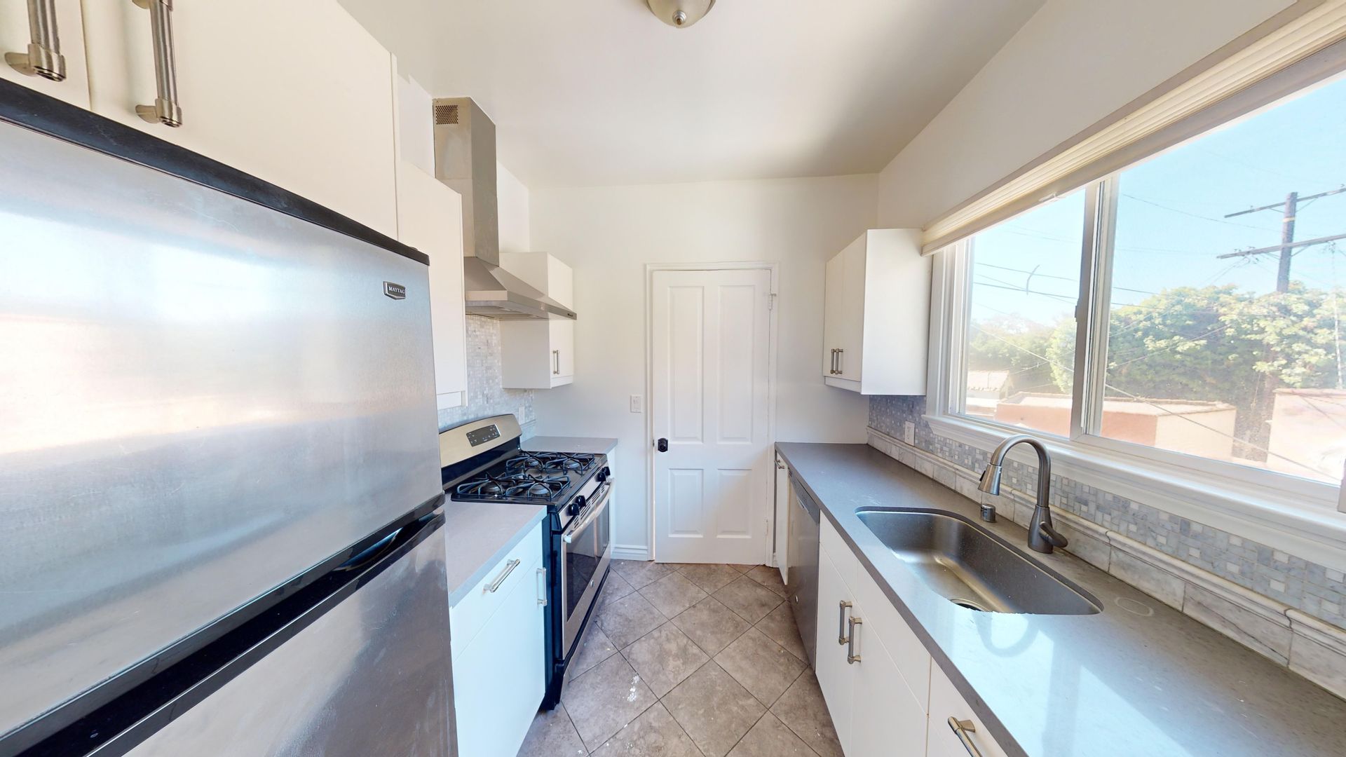 Los Angeles Apartment: 4302 Garthwaite Avenue