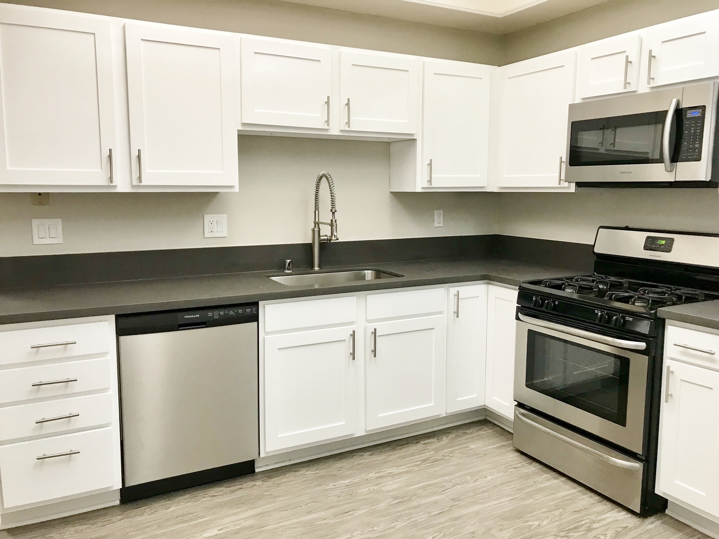 SHERMAN OAKS Apartment: 4912 KESTER AVENUE