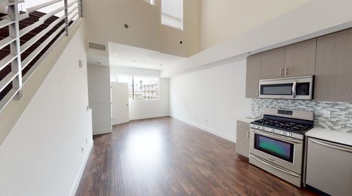 *FREE RENT!* One Bedroom Three Levels w/ Loft Apartment Home! – photo 1