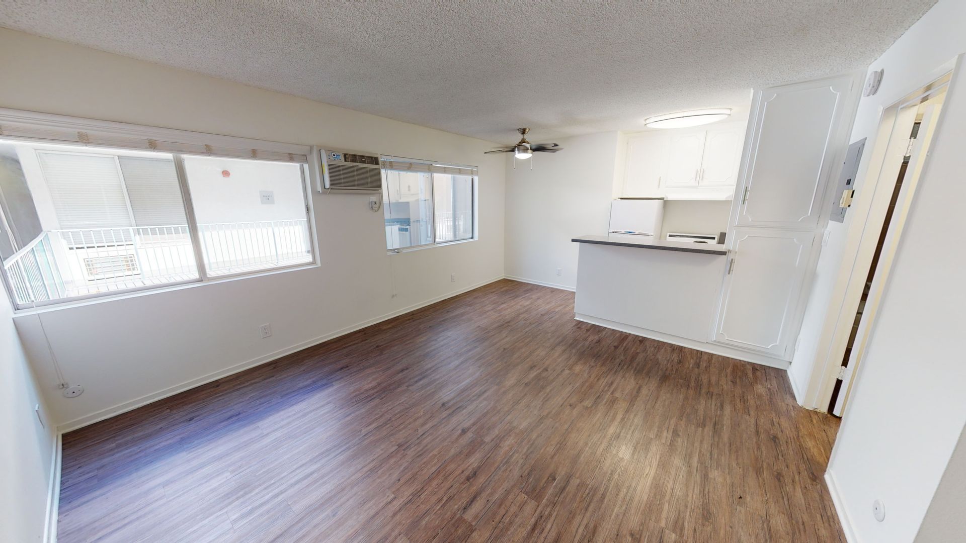 LOS ANGELES Apartment: 6331 ORANGE ST.