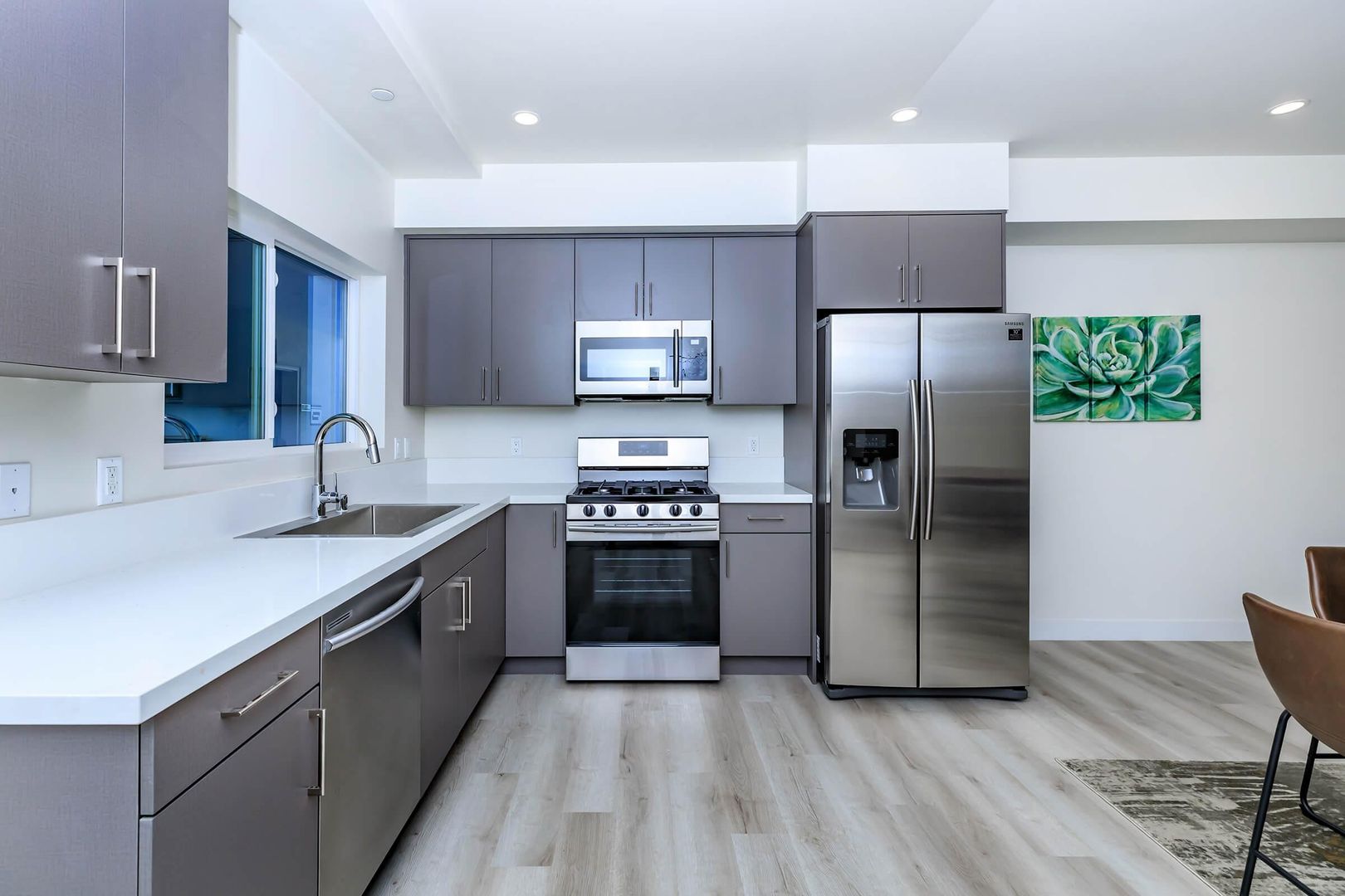 CANOGA PARK Apartment: 7043 JORDAN AVE