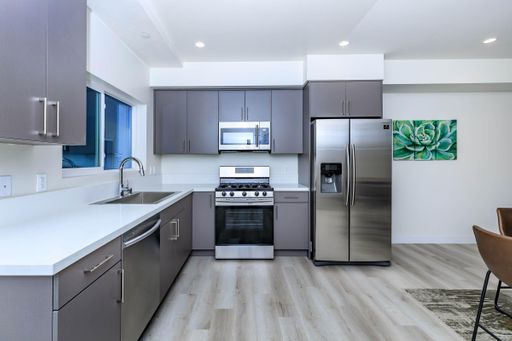 Newly Built Beautiful Apartments in the Vicinity of the Warner Center! – photo 1